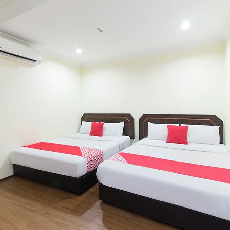 Oyo 327 Buddys Hotel Куала-Лумпур Экстерьер фото
