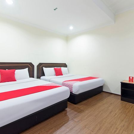 Oyo 327 Buddys Hotel Куала-Лумпур Экстерьер фото
