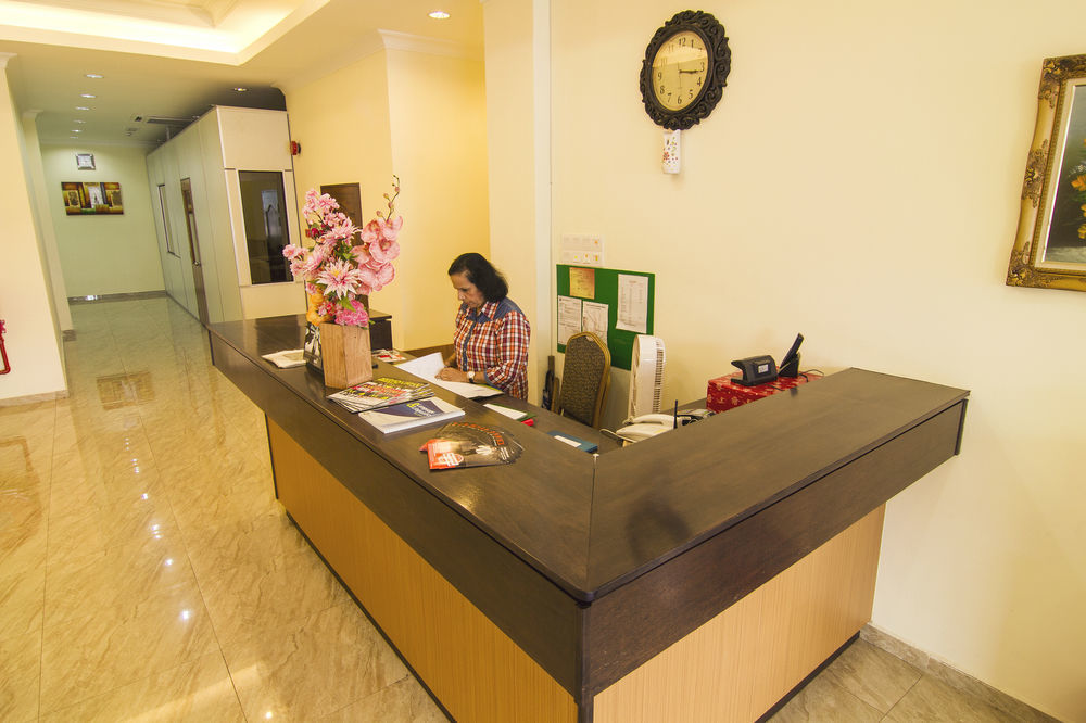Oyo 327 Buddys Hotel Куала-Лумпур Экстерьер фото
