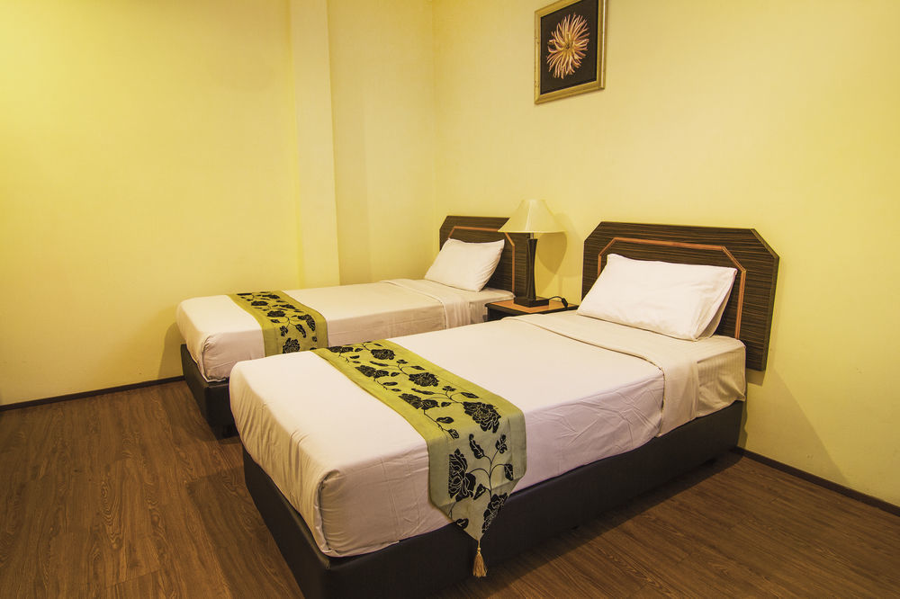 Oyo 327 Buddys Hotel Куала-Лумпур Экстерьер фото