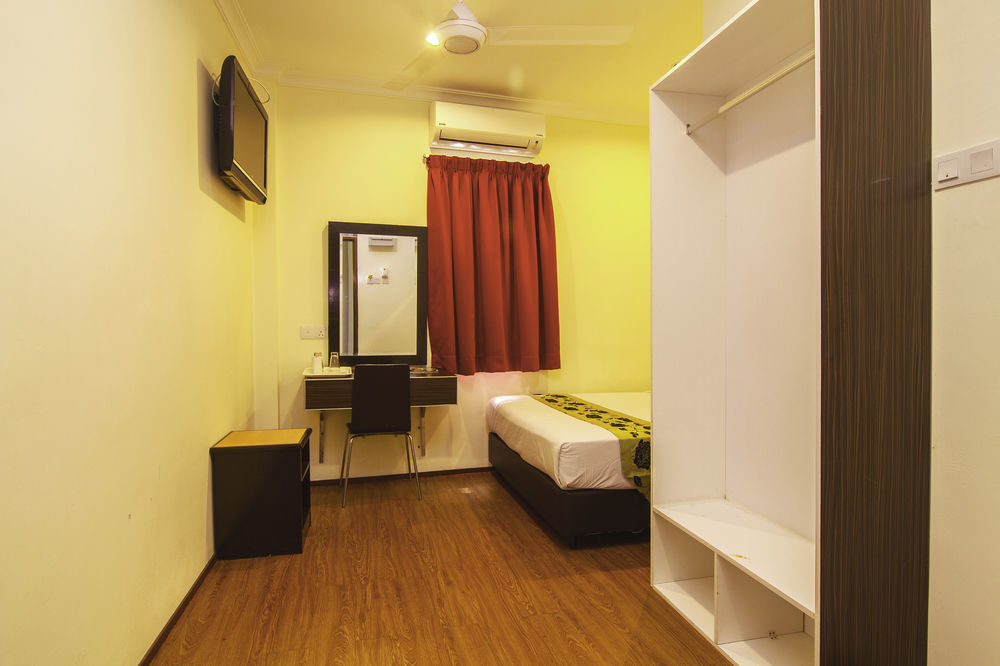 Oyo 327 Buddys Hotel Куала-Лумпур Экстерьер фото