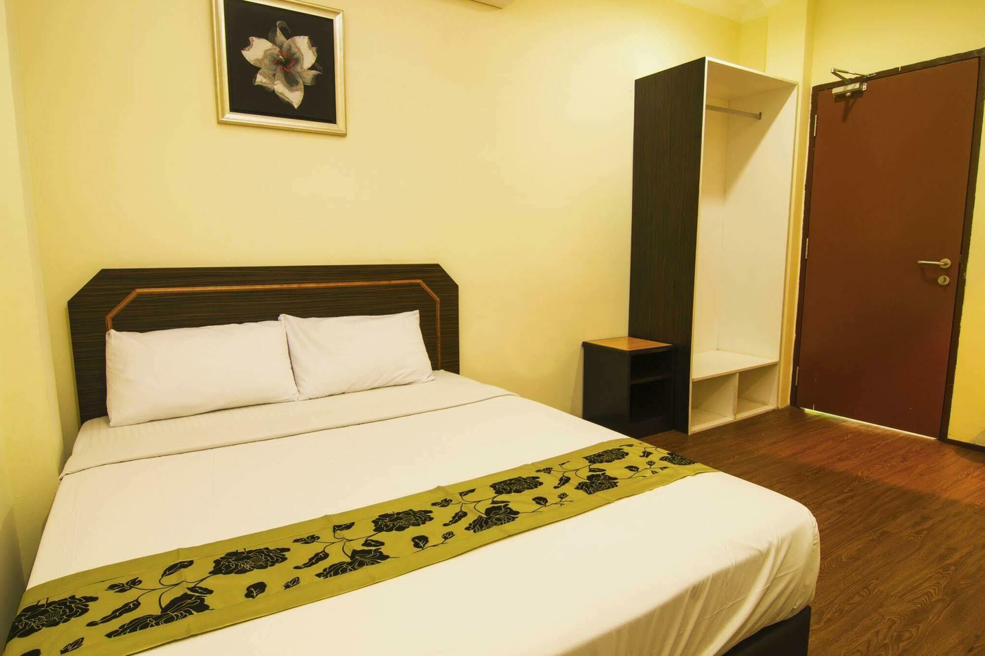 Oyo 327 Buddys Hotel Куала-Лумпур Экстерьер фото