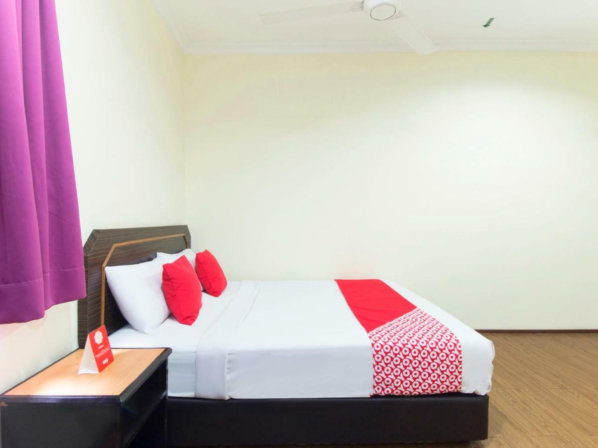Oyo 327 Buddys Hotel Куала-Лумпур Экстерьер фото